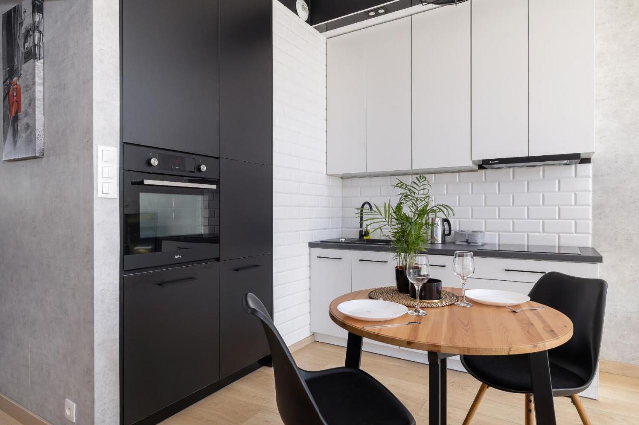 Krakow Studio With Parking & Terrace Near Zalew Bagry By Renters Prestige Екстериор снимка