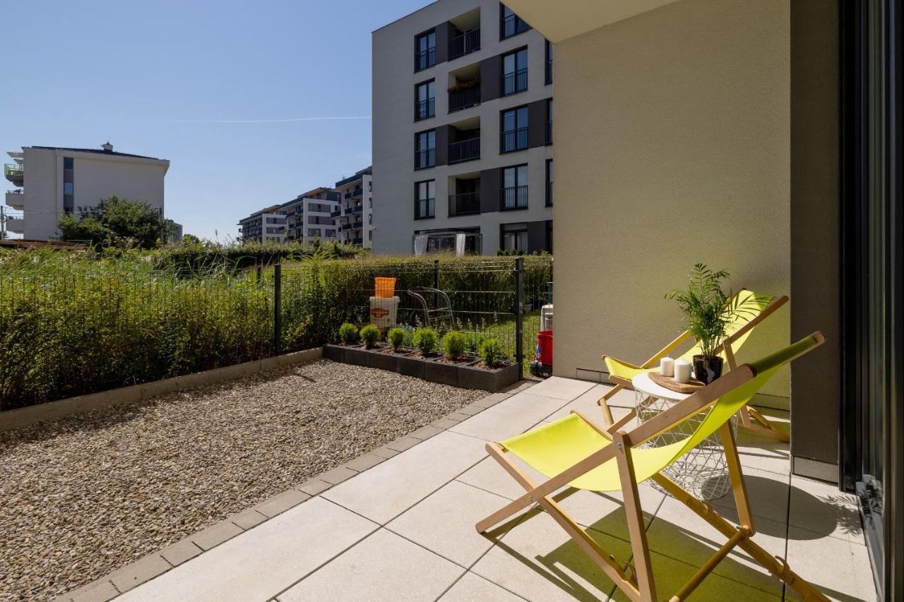 Krakow Studio With Parking & Terrace Near Zalew Bagry By Renters Prestige Екстериор снимка