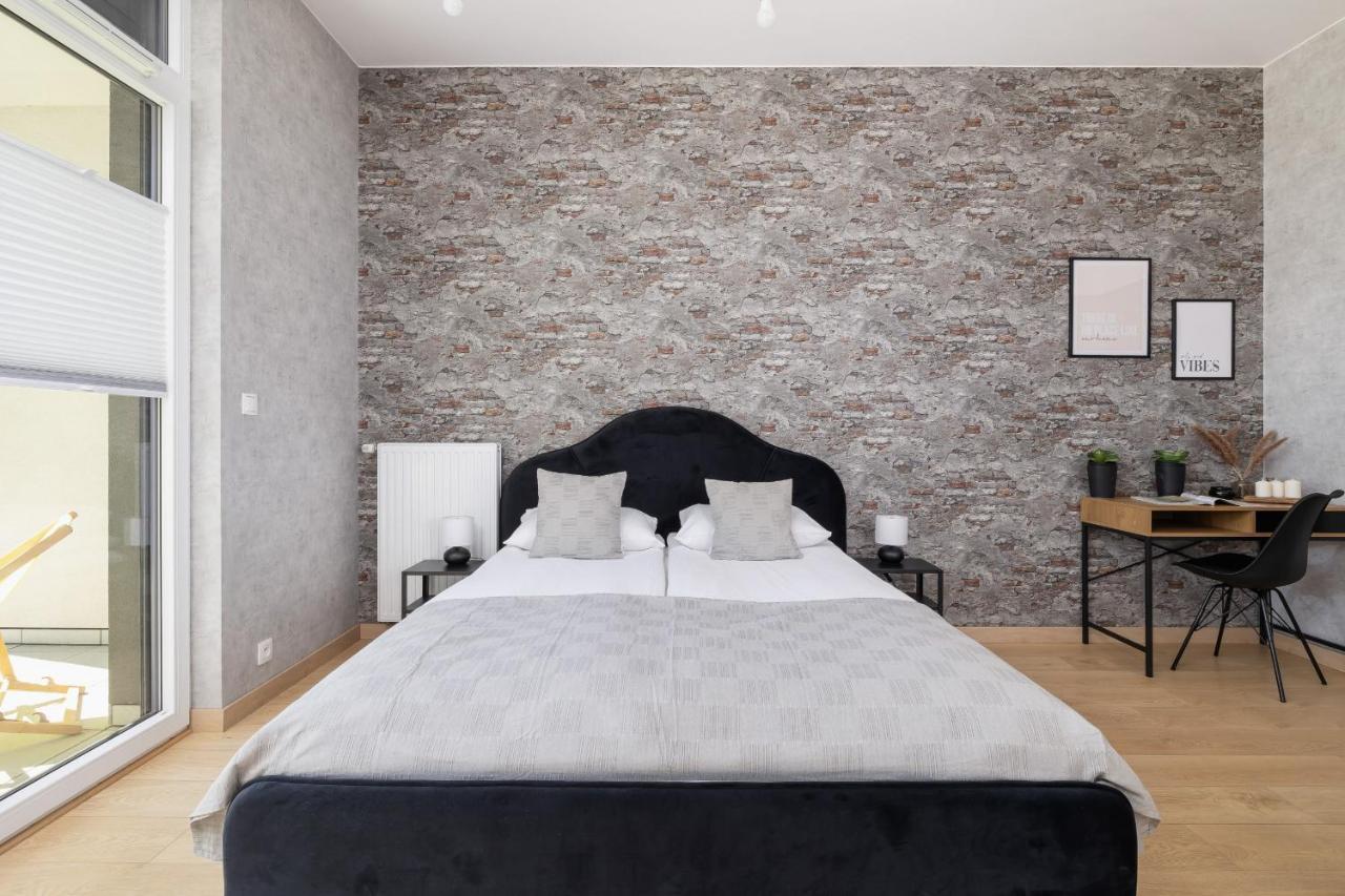 Krakow Studio With Parking & Terrace Near Zalew Bagry By Renters Prestige Екстериор снимка