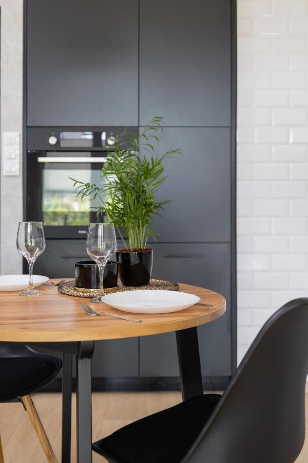 Krakow Studio With Parking & Terrace Near Zalew Bagry By Renters Prestige Екстериор снимка