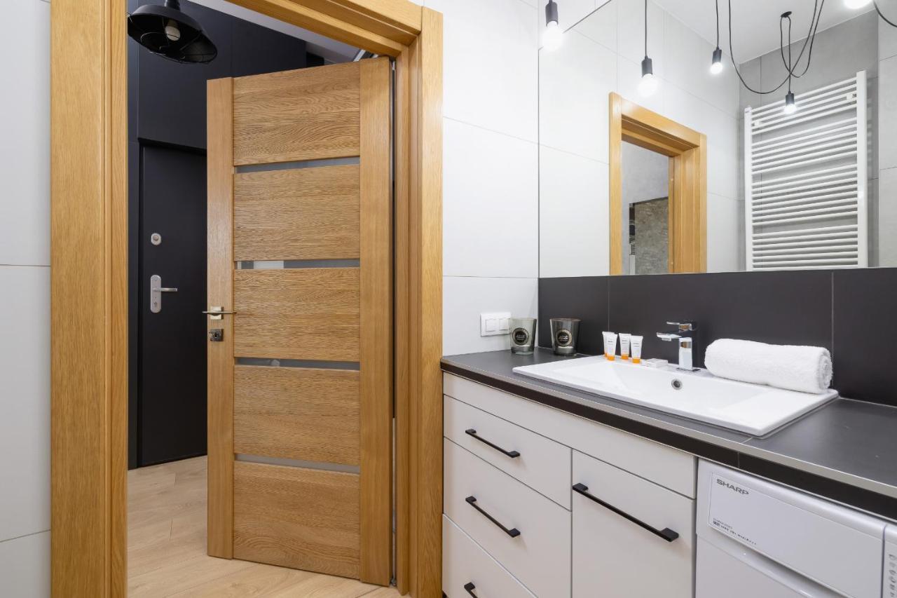 Krakow Studio With Parking & Terrace Near Zalew Bagry By Renters Prestige Екстериор снимка